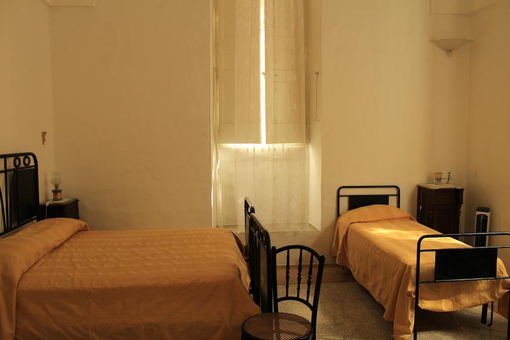 Palazzo Bitonti Bed & Breakfast Gagliano del Capo Rom bilde